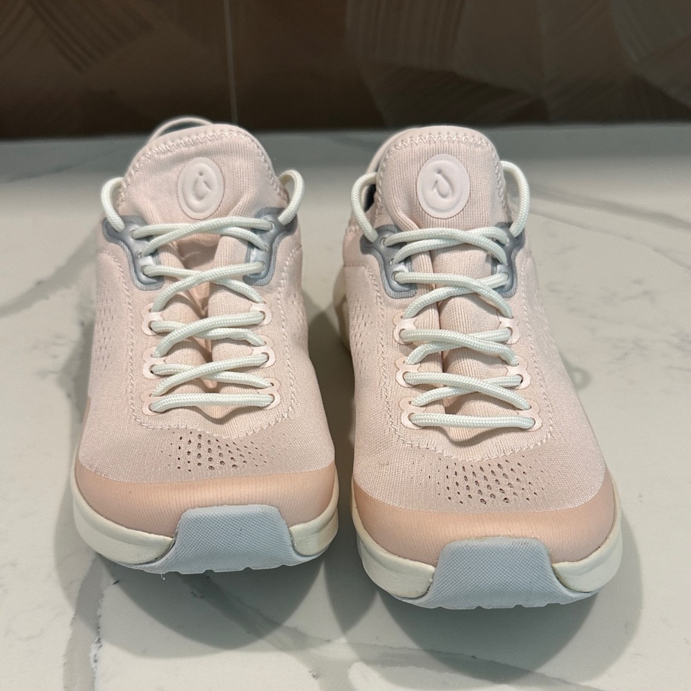 OluKai Women's Pearl Blush Sneakers
